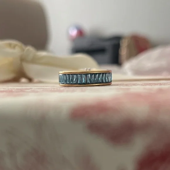 Kendra Scott Jack Vintage Gold Band Ring in Teal Crystal - Picture 2 of 2